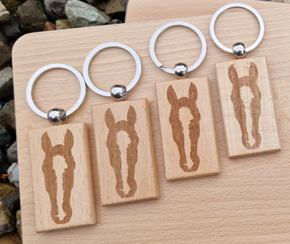 Schlüsselanhänger aus Holz made by joy