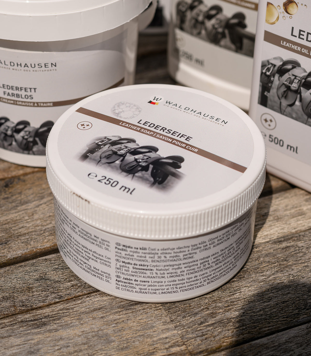 Sapone per selle e cuoio in scatola di latta